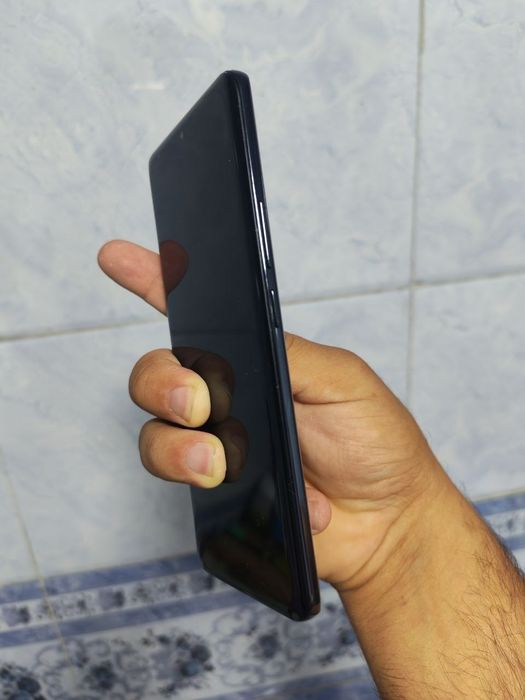 HONOR 90 8/256 sotiladi