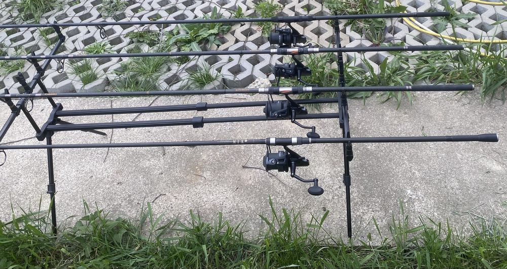 Set pescuit 360 / 390 mulinete Caperlan Adonis 5000 Black