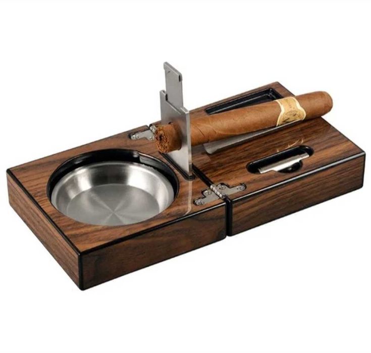 Кедров пепелник със стойка, ножица и пънчър за пури