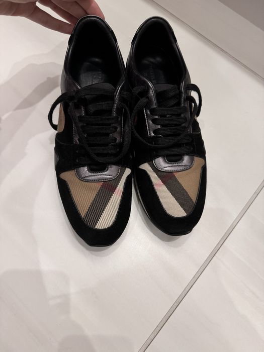 Оригинални обувки Burberry