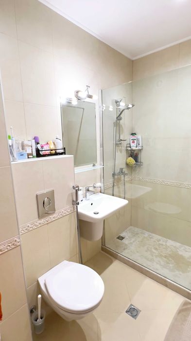 Многостаен апартамент с две паркоместа първа линия море Кабакум, Варна