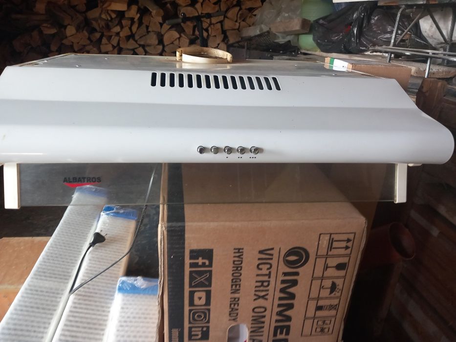 Hotă Albatros cu 2 motoare în stare bună