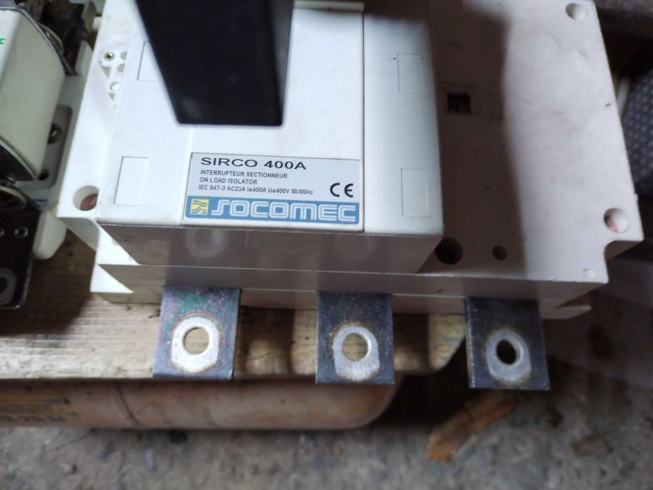 Comutator de putere și siguranțe 380.v