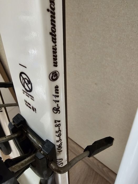 Продам лыжи с палочками