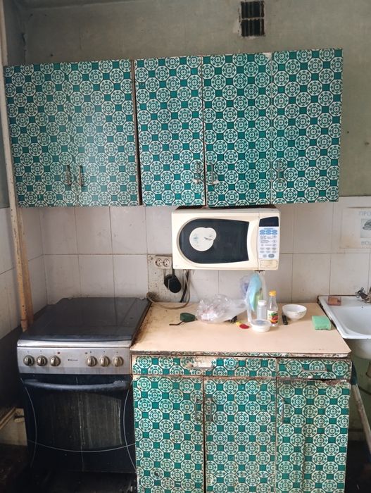 Отдам даром старую мебель. В частный дом или на дрова