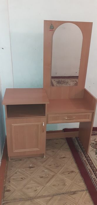 Продаю Трюмо б/у