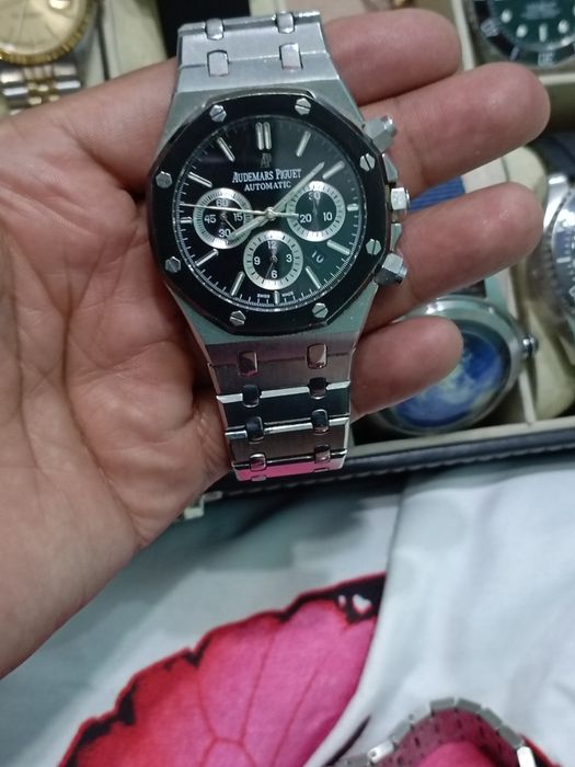 Soat yangi deyarli taqilmagan qirilgan chizilgan joylari yoʻq