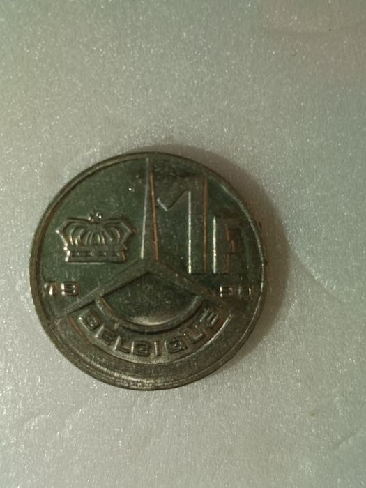 За Уникална нумизматична монета с емблемата на Мерцедес