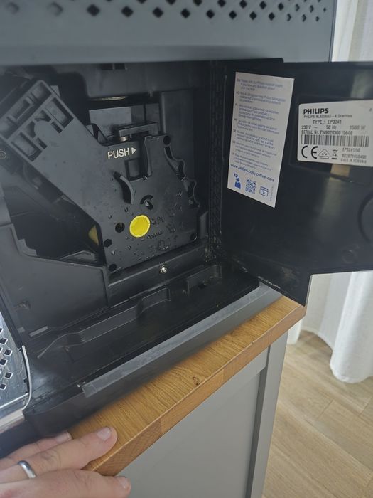 Expresor Philips model 3200 espressor automat cu sistem de lapte Latte