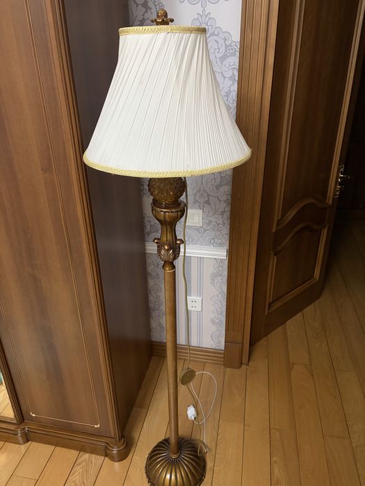 Продам Светильник