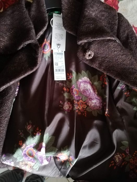 Елегантно палто Benetton