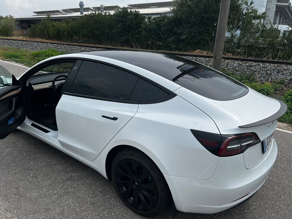TESLA Model 3 2021 — imagine 5