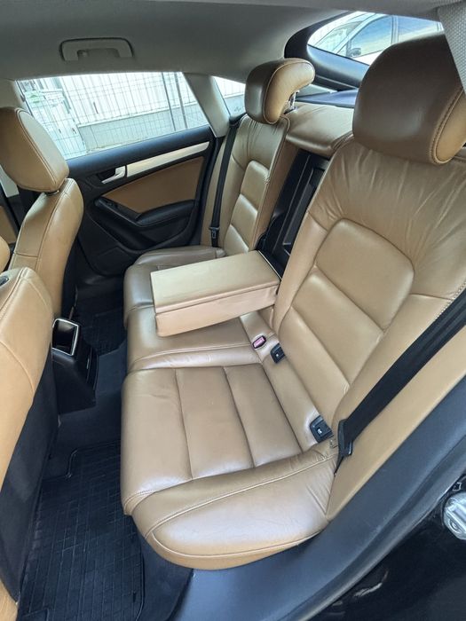 Anunt Audi A5 / 2.0 /143 cp / 2011  / Xenon / interior piele / import