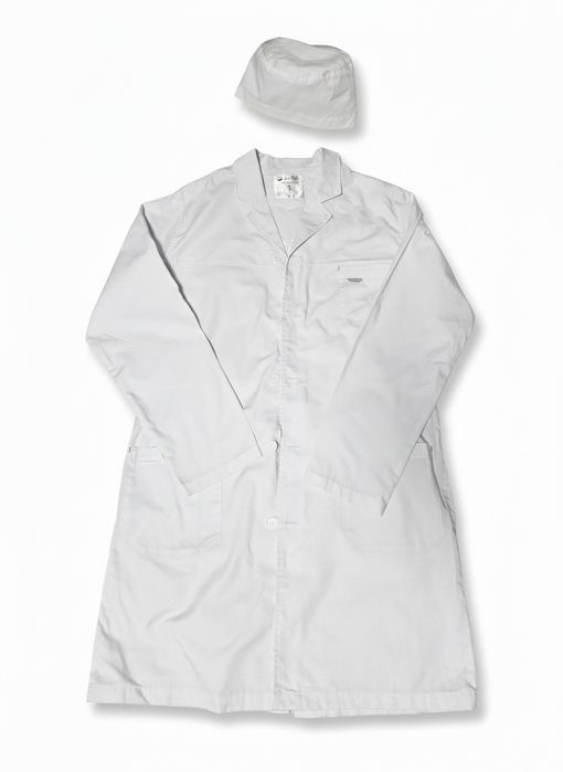 Медицинский халат и чепчик