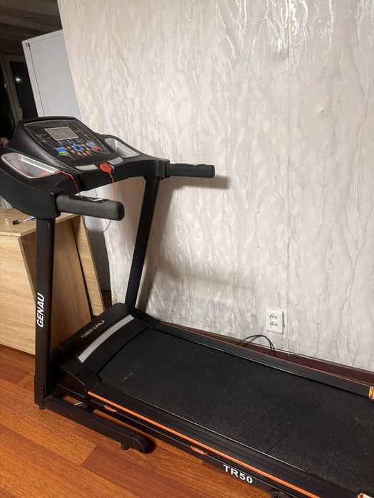 Продам беговую дорожку Genau TR50