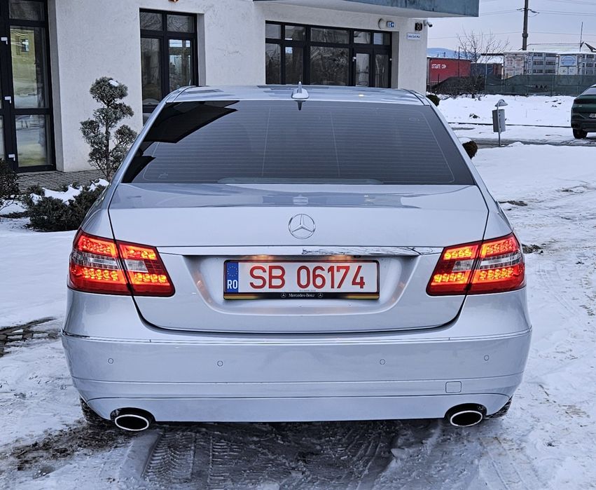Vand sau schimb Mercedes E350 BlueEfficiency 4MATIC 2012