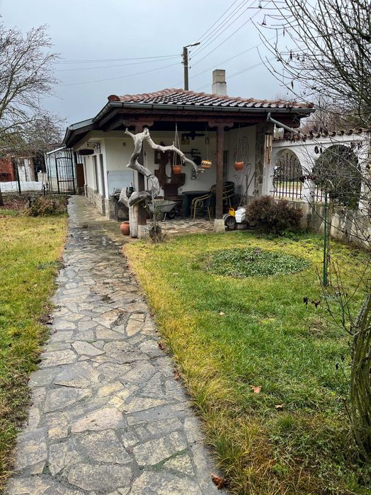 Дава се под наем Къща в с. Средногорово, Област Стара Загора - 150 кв.м за 398.82 € - Снимка #1