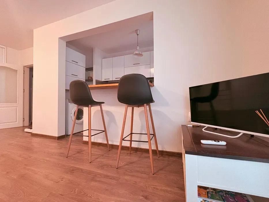 Дава се под наем Двустаен апартамент в Бургас, Лазур - 70 кв.м за 618.12 € - Снимка #1