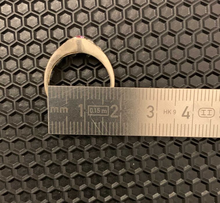 Inel de argint cu pietricele roz