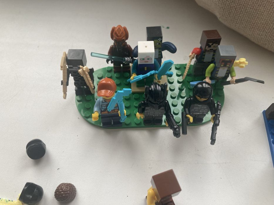 Срочно лего фигурки