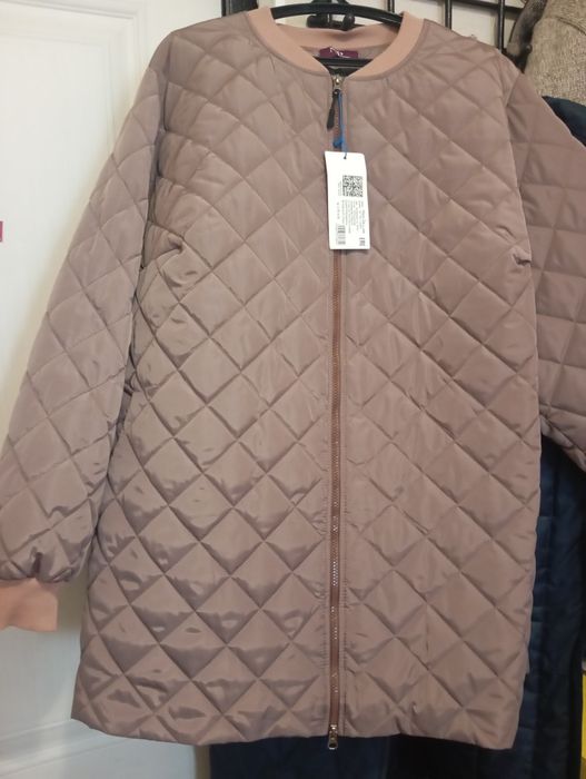 Продам женскую куртку-бомбер