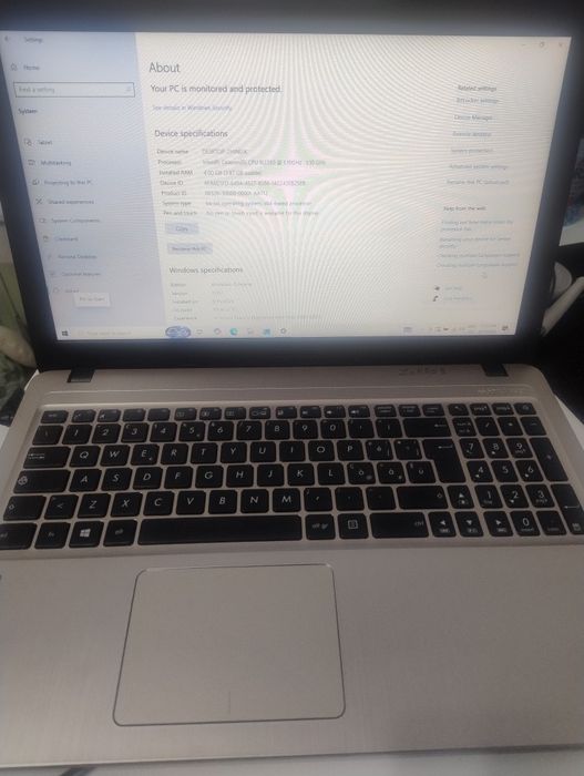 Vând  laptop Asus