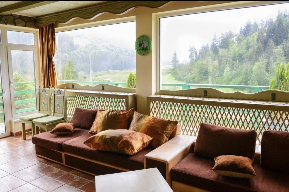 Inchiriezi, vand vila superba Brasov. Bradet