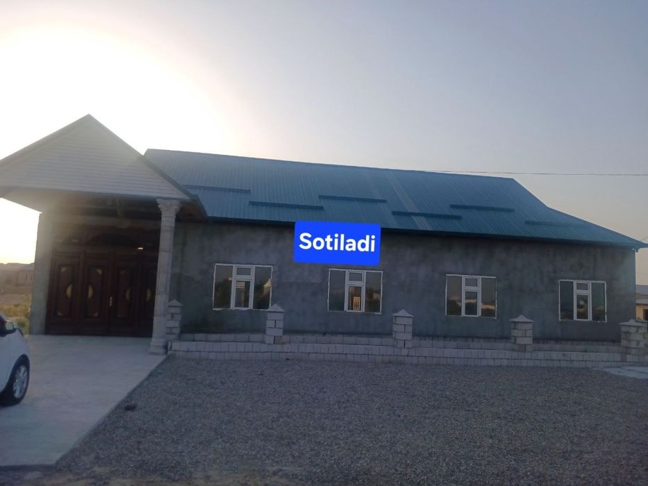 Uy sotiladi uchqizilda