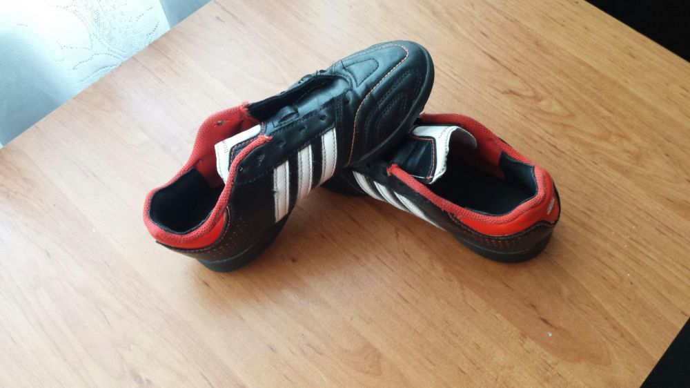 Футболни маратонки(стоножки) Adidas