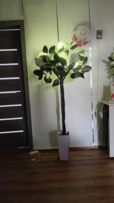 Светильник дерево Бульдонеж