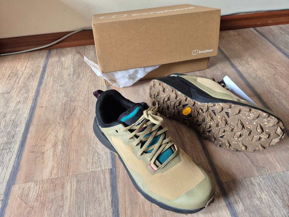 продавам НОВИ обувки за трекинг MAMMUT и BERGHAUS