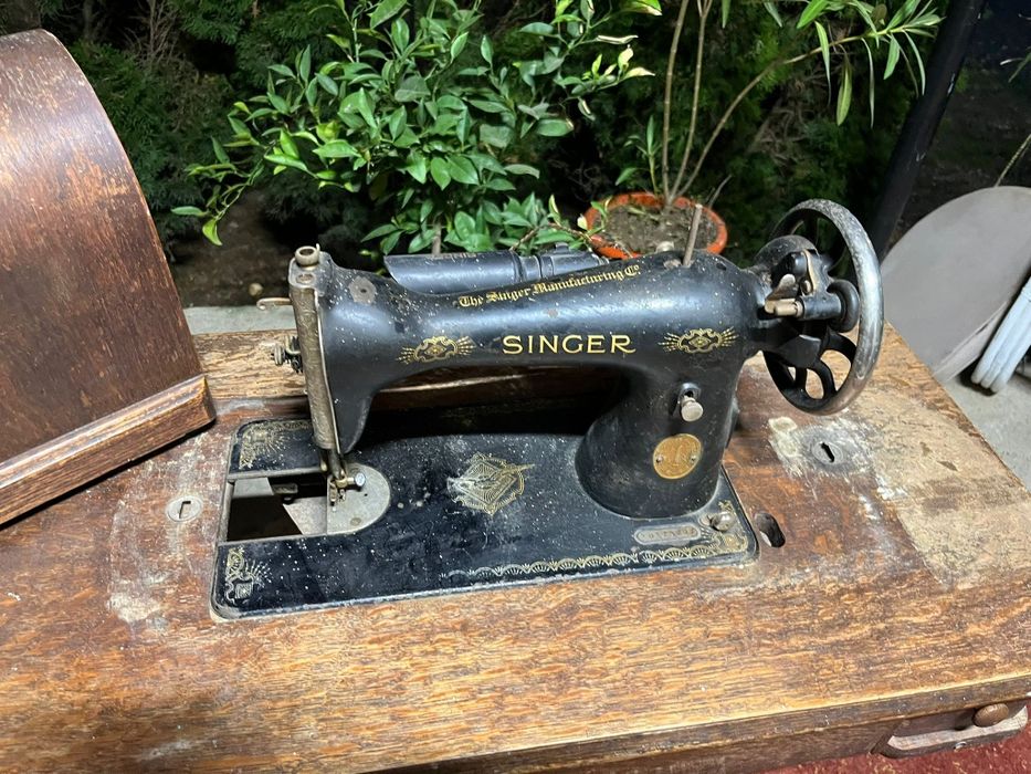 Mașină de cusut model vechi