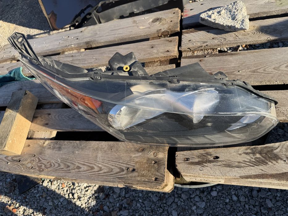 Фар Ford Transit Connect