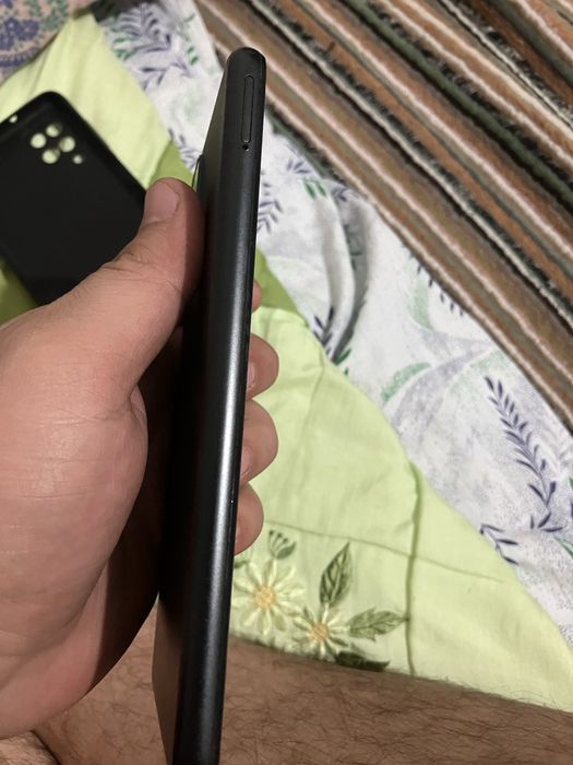 Samsung A12 holati yaxshi