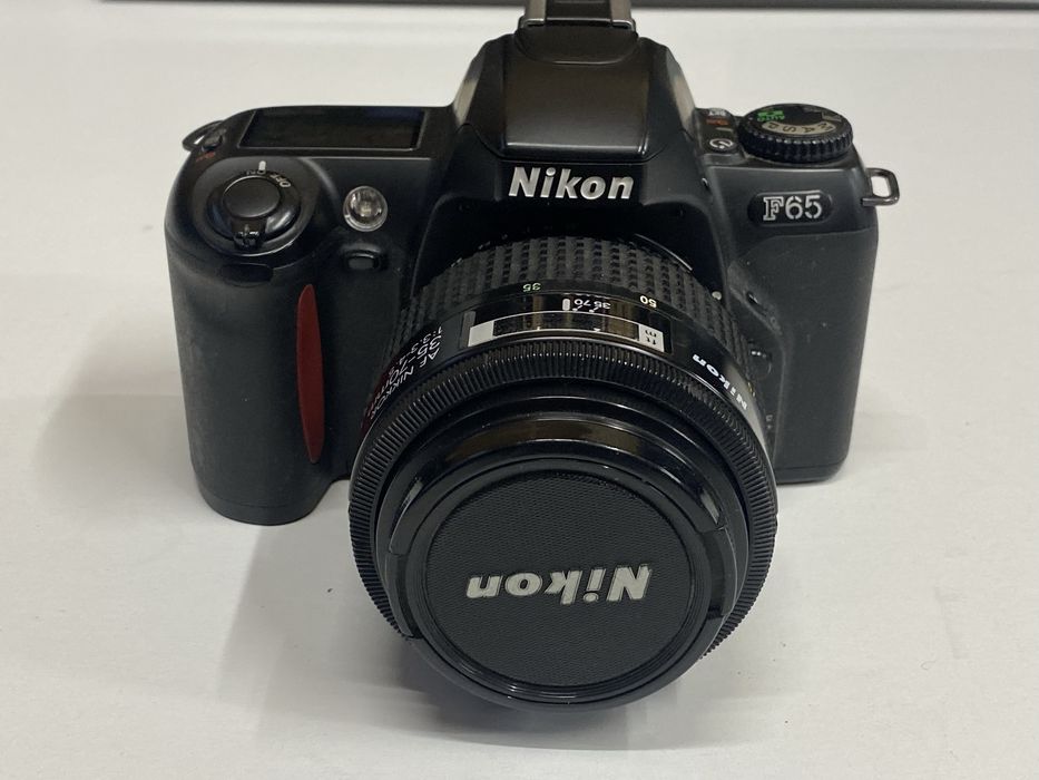 Aparat foto analog Nikon F 65-obiectiv AF Nikkor 35-70 / 80 mm