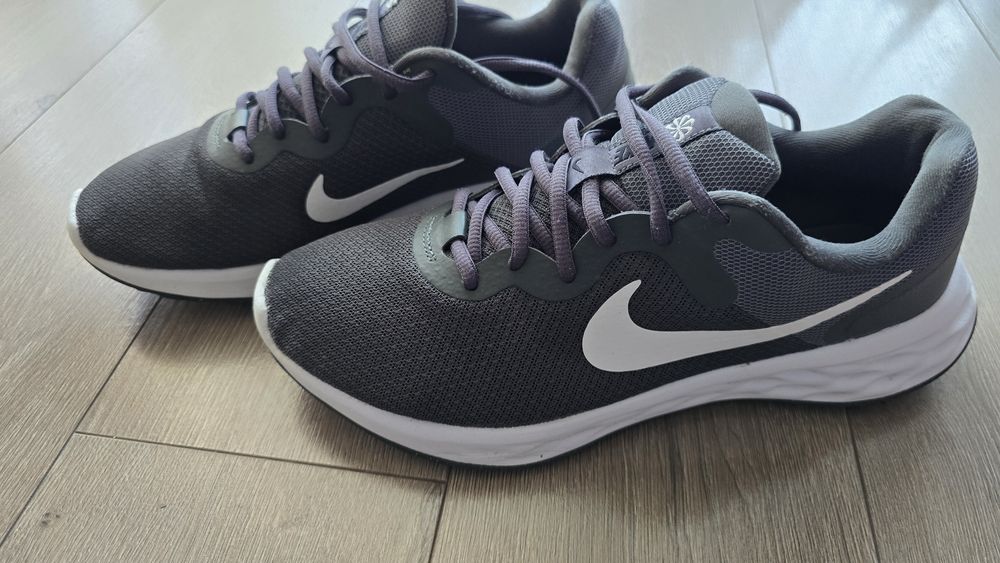 Мъжки маратонки nike 42,5 номер