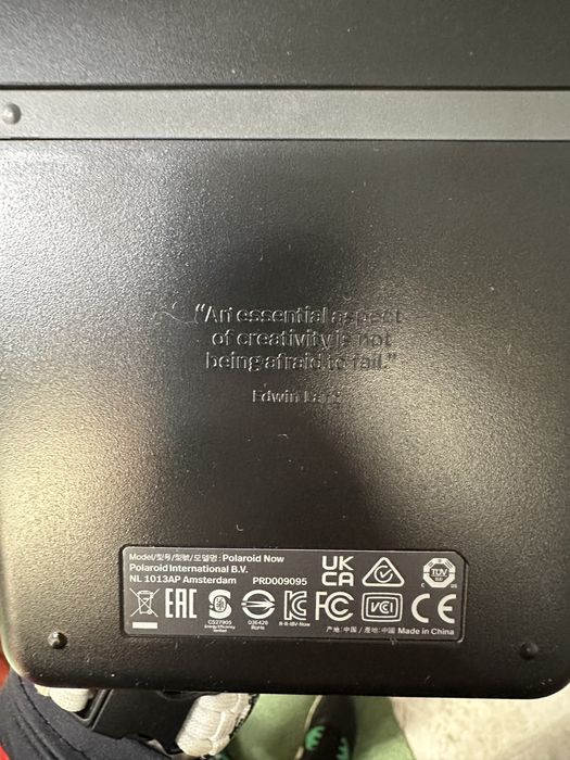 Polaroid Now instant camera Generation 2