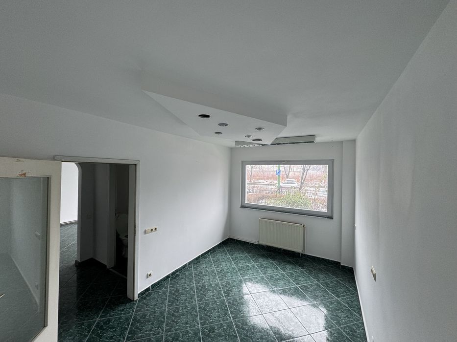 Spatiu Comercial Stradal / birou   60 mp Harmanului 25