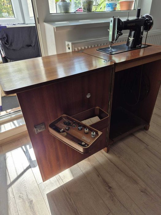 Aplici și mașina de cusut