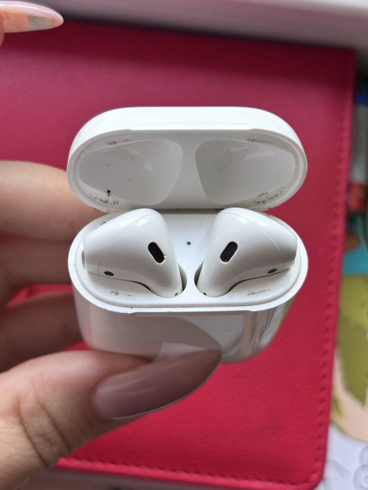 Продам iPhone XR 64 ГБ + AirPods.