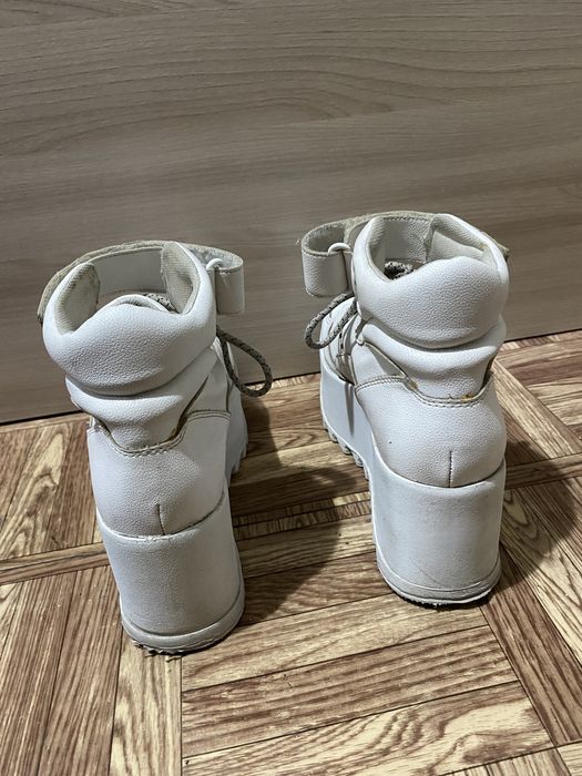 Продаю обувь на платформе