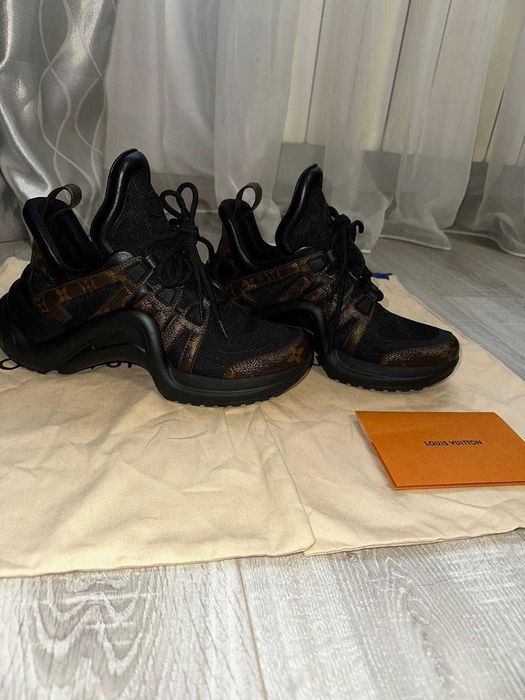 Adidasi sport luis vitton