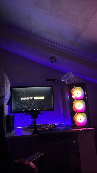 игровой компьютер в комплекте