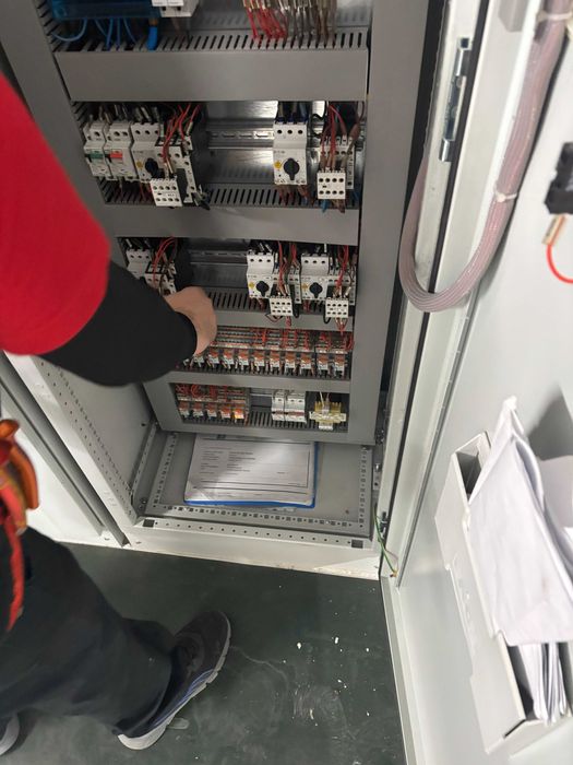 Electrician calificat – case, apartamente, spații comerciale, urgențe