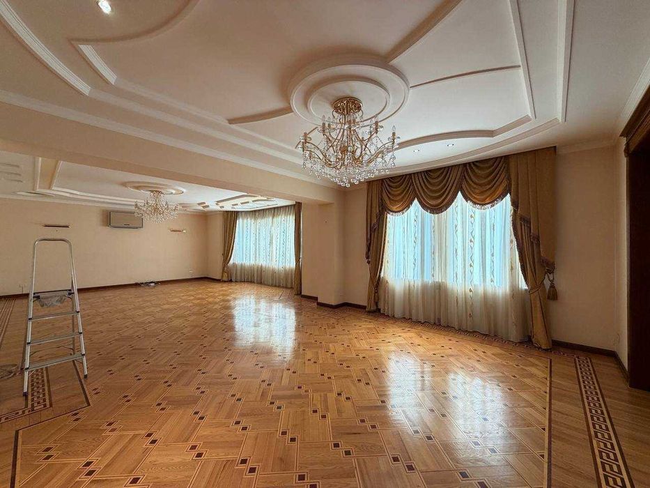 «GABUS»
метро Ойбек, Les Ailes
9/5/8
Площадь: 566 м²