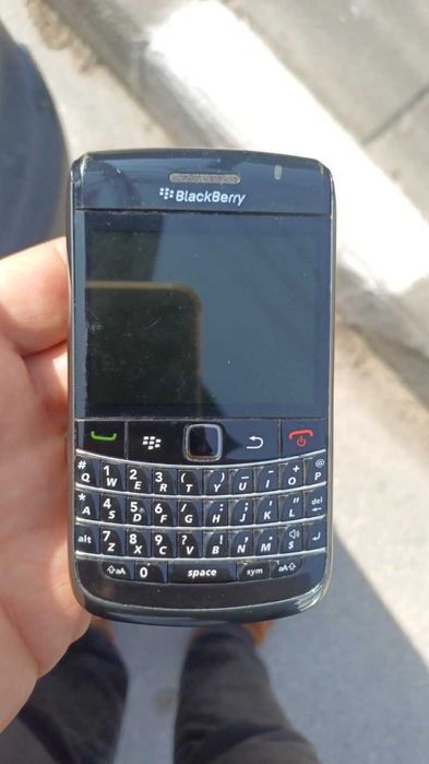 BlackBerry Curve 8900  класически бизнес телефон