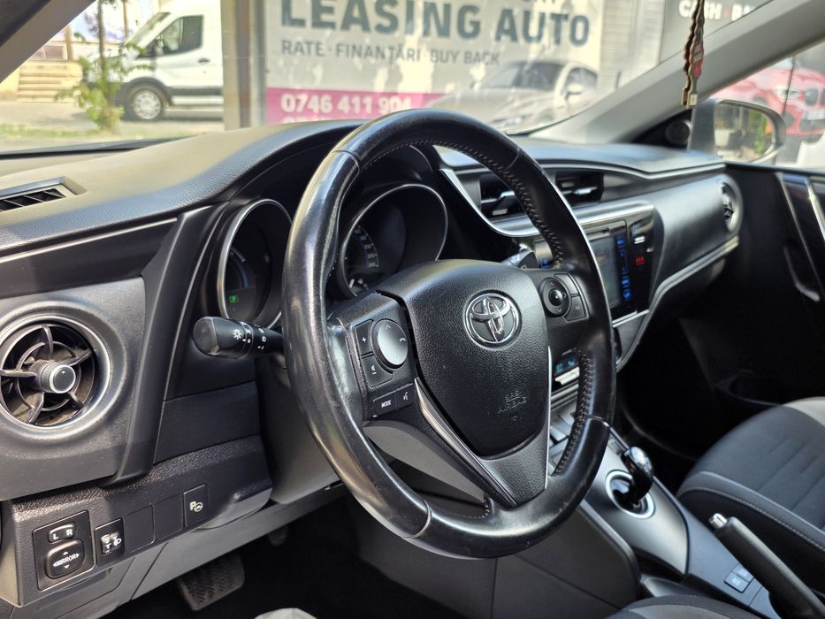 Toyota Auris 1.8 hibrid Confort  garantie 12 luni+rate fara avans