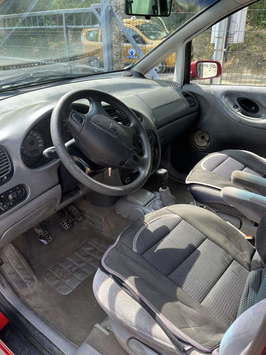 Seat Alhambra van
