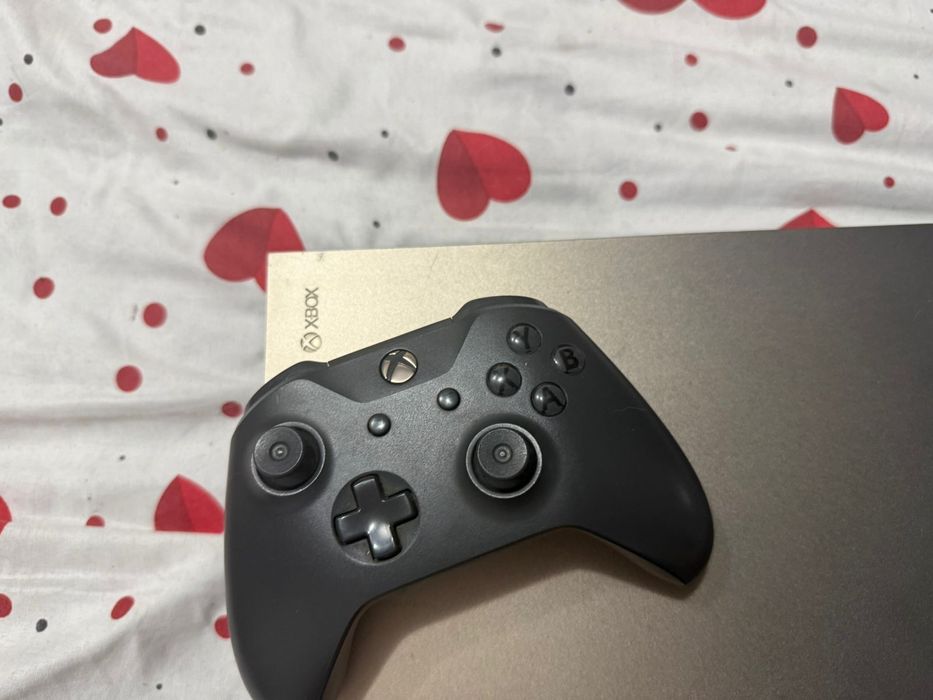 Продам xbox one x