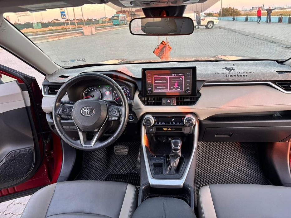 Рав 4 2019 в идеальном состоянии